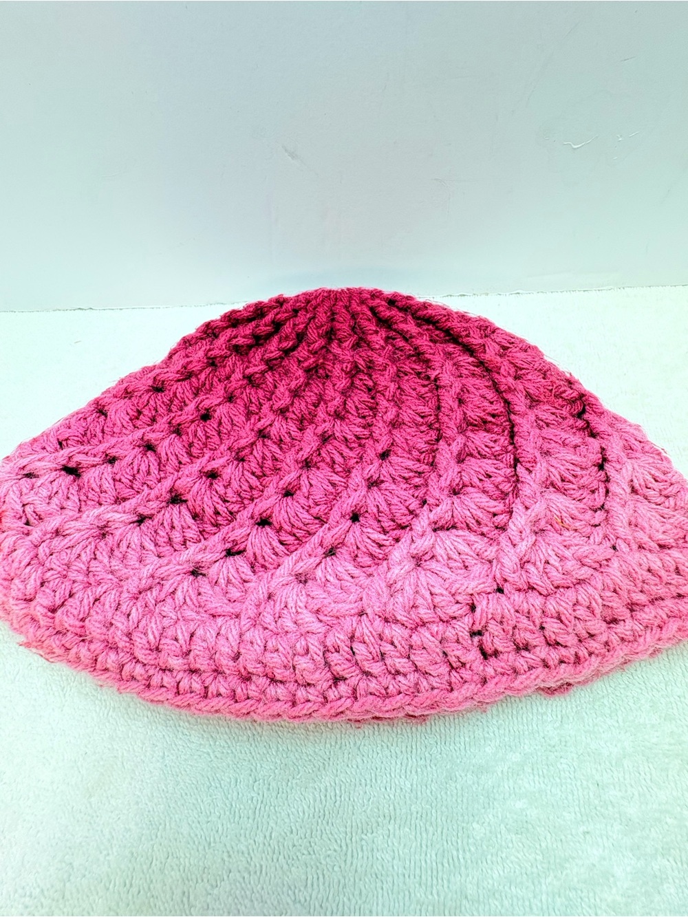 6for$20❤️ NWOT Handmade Pink Ombré Girls Crochet Beanie